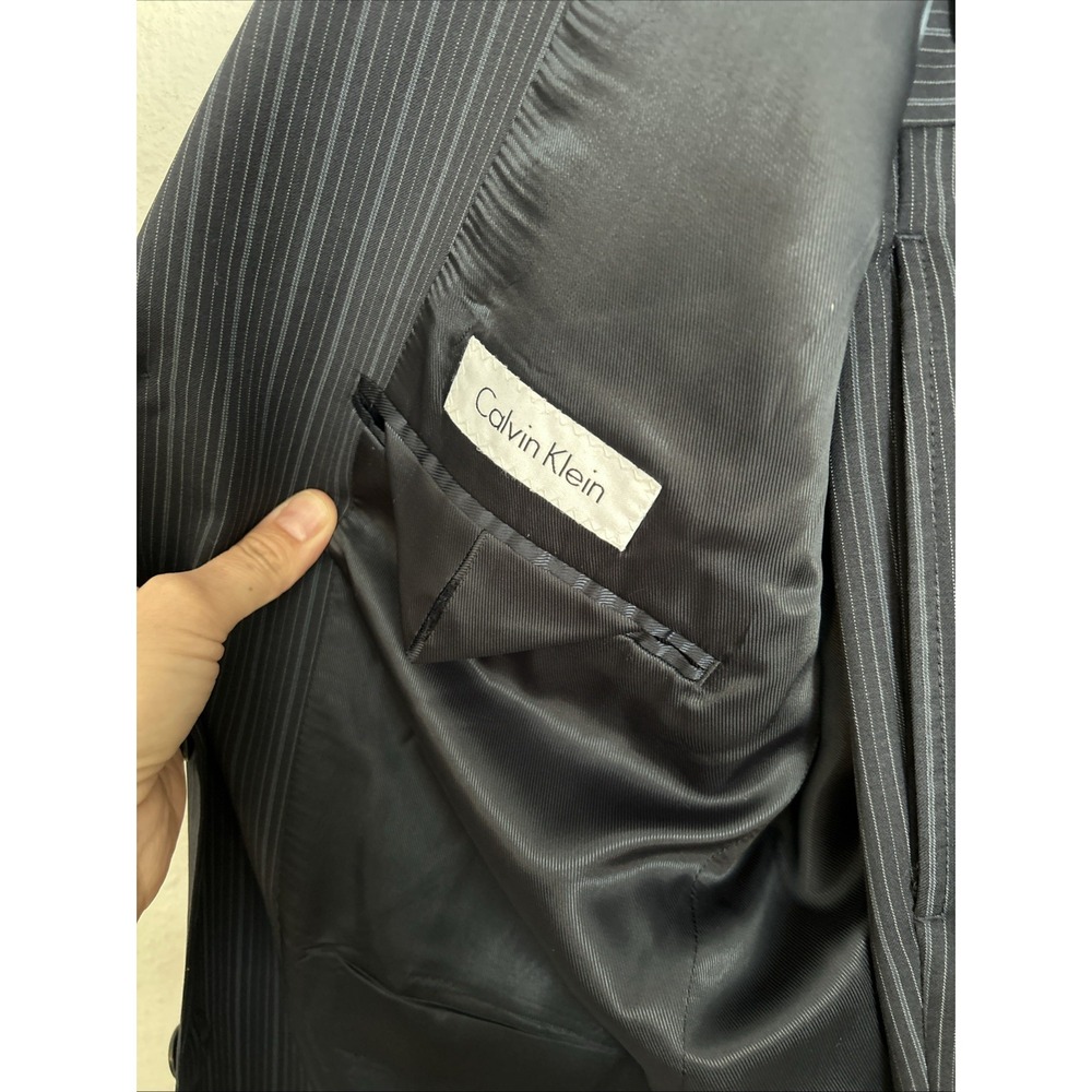 Calvin Klein Suit Mens 40R black Pinstripe 2 Button 100% Wool 34x28 Pants - Picture 3 of 14
